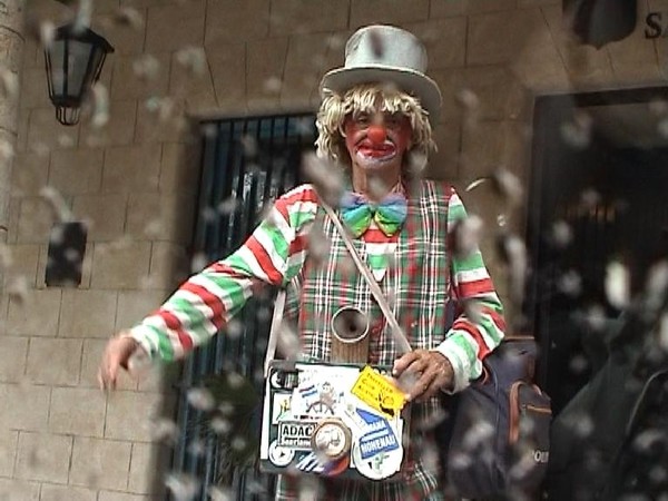 Havana street entertainer