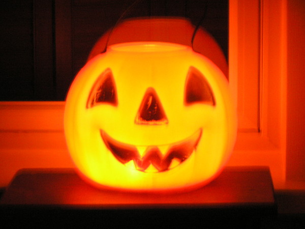 gLOwInG PuMpKinHeAd