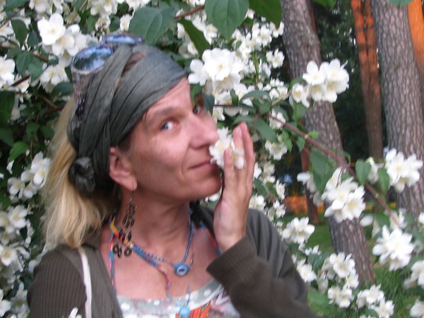 sending.some jasmin scents to your day..