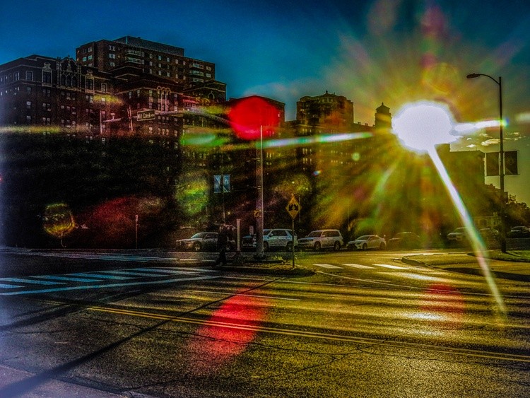 Broadway Sun