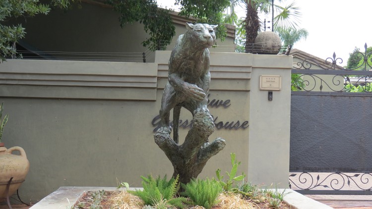 LIFE SIZE STALKING LEOPARD