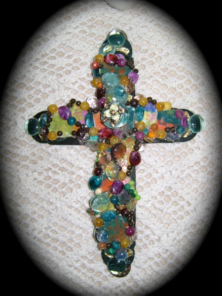 VINTAGE JEWELRY & BEADS CROSS/MULTI COLOR