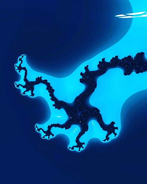 Fractal claws!!!! The claws of a demon!
Color scheme : Lava lamp deep blue
