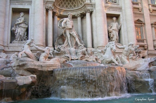 Statues of Fontana di Trevi