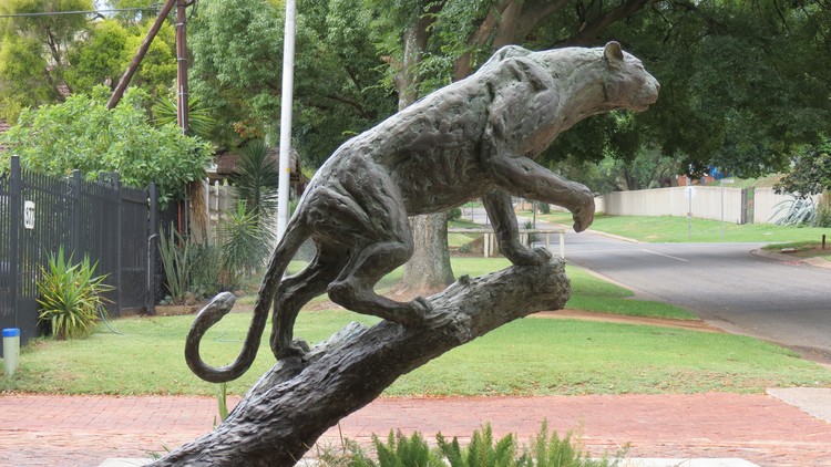 LIFE SIZE STALKING LEOPARD