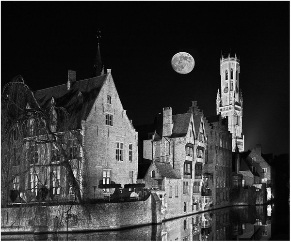 Full Moon Rising