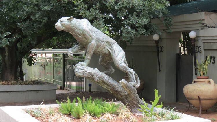 LIFE SIZE STALKING LEOPARD