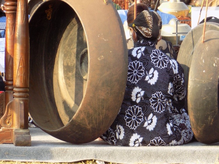 Traditional gamelan music player