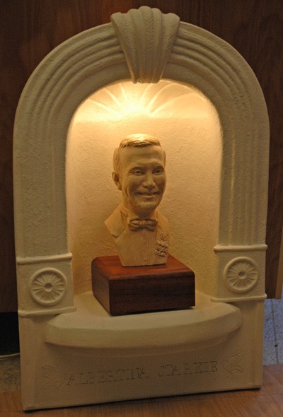 Miniature Niche
