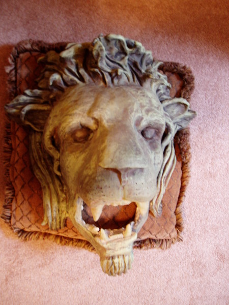 lion sculpture