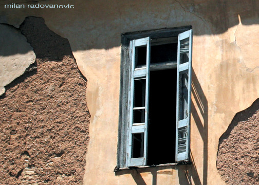 BLUE SHUTTER - CRETE 