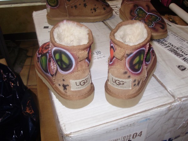 Airbrushed UGGS