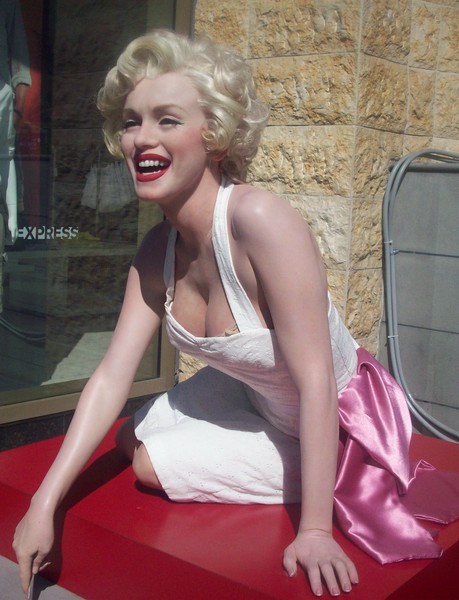 Marilyn on Hollywood Boulevard