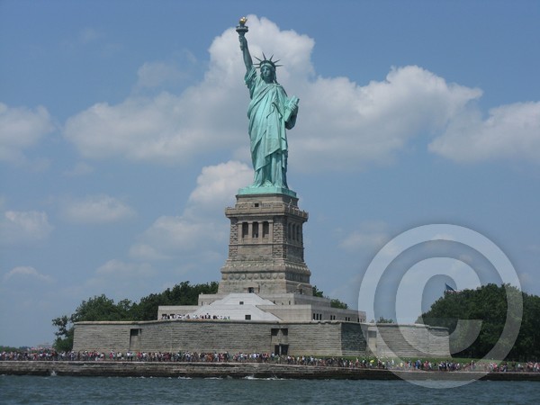 statue