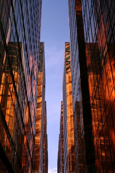 KOWLOON GLOW