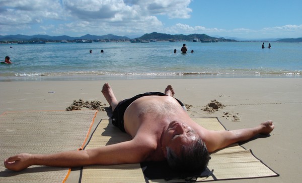 Tanning the tummy 
