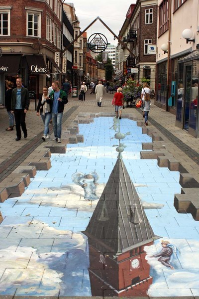 Street painting anamorphic