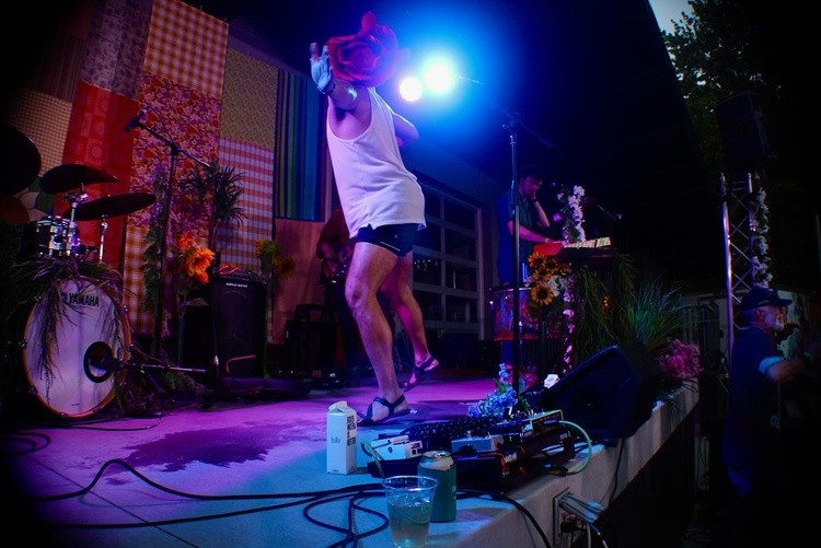 Joe Hertler &  The Rainbow Seekers