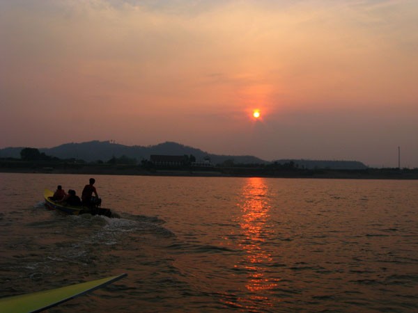 Boat between Laos and Thailand