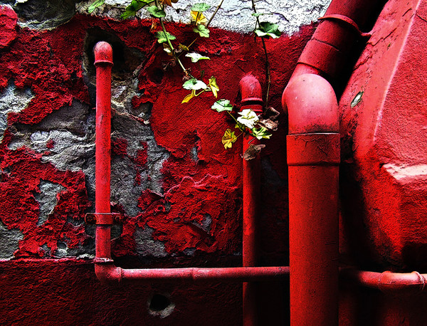 Pipes, In Red