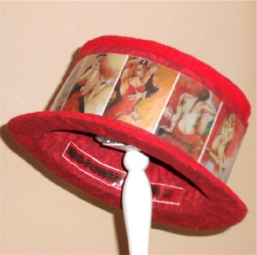 RED POWERWOMEN - to Brischit with a twinkl
