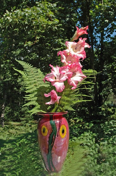  Gladiolas in Vase