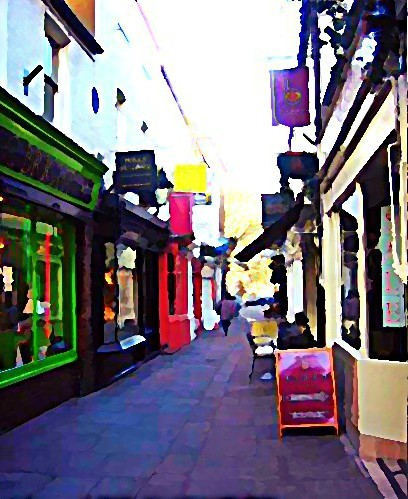 PASSAGEWAY, RICHMOND-ON-THAMES, LONDON