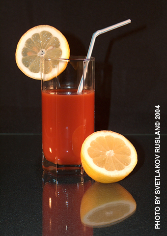 Composition with a lemon