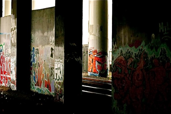 GRAFF TRACKS---B