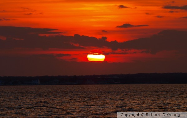 RED SUN ON THE BAY