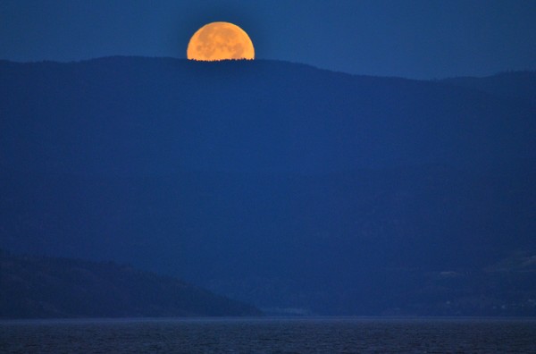 Moonset on Okanagan Lake