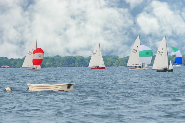 Sailing with Spinnakers
