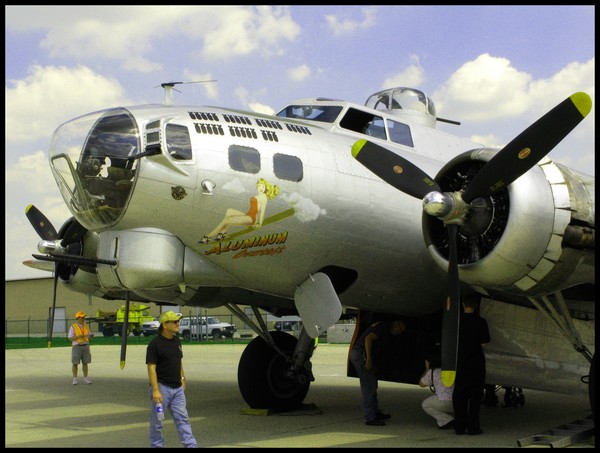 B-17 NOSE ART