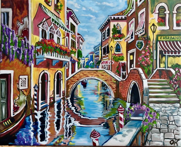 Venice . Canal bridge