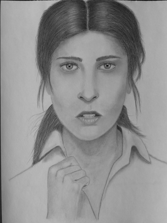 Ragazza con camicia