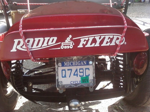 RADIO FLYER