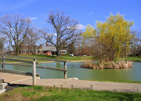 Schiller Park Lake in German Village