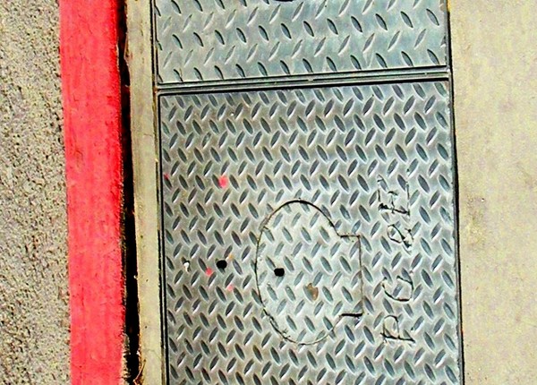 red stripe plate stripe