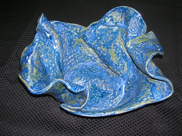 Blue and green fallen bowl