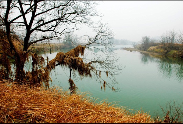 the autumn of Tsa river