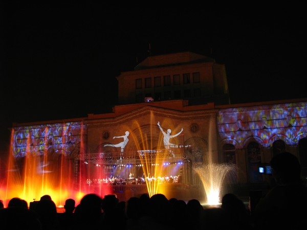 Opening of Yerevan Republic Sq. singing fountains