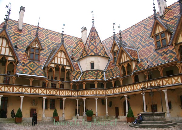 Hotel Dieu: In the Courtyard