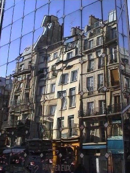 Dangereux - Paris reflection