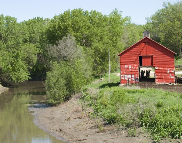 Barn on Logan Creek