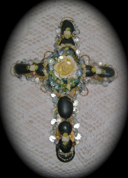 COLLAGE/RECYCLE/CROSS YELLOW ROSE W/BLACK STONES