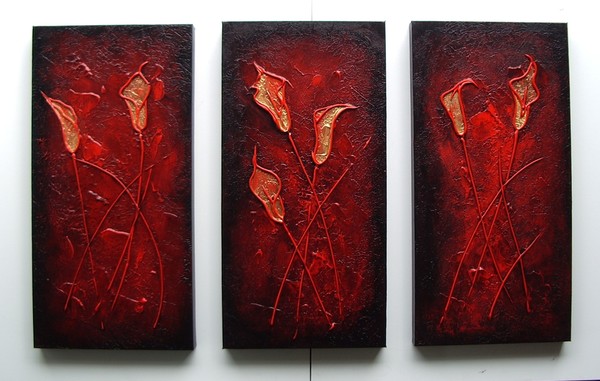 LILY gold on red
