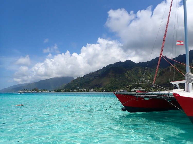 Mo‘orea sailboat