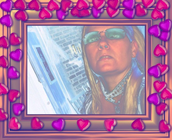 stRaNgE FrAmE