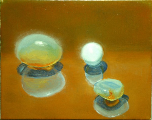 ART GLASS AND ODD QUAIL EGGS WITH MILK GLASS STONE