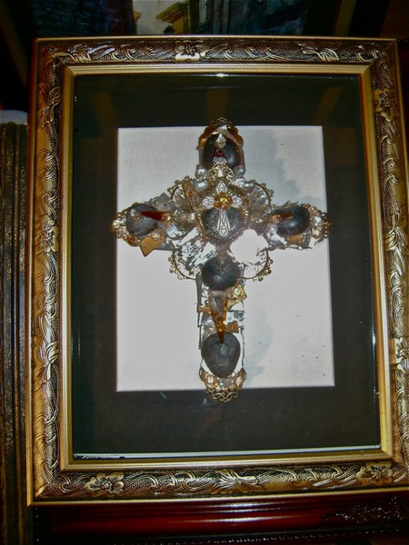 FRAMED COLLAGE/RECYCLE/CROSS-GOLD W/BLK STONES